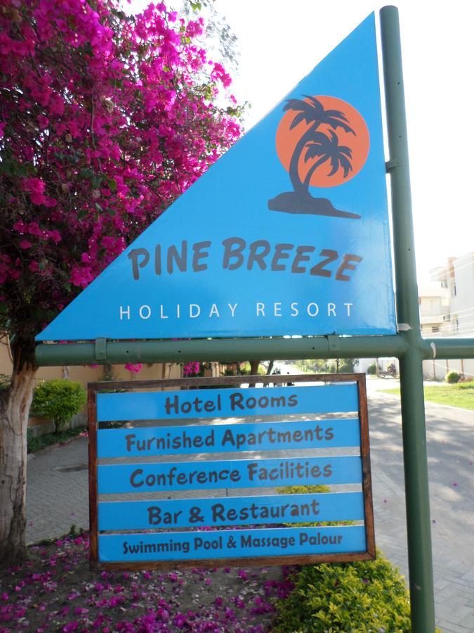 Pinebreeze Holiday Resort Nyali Beach Екстер'єр фото