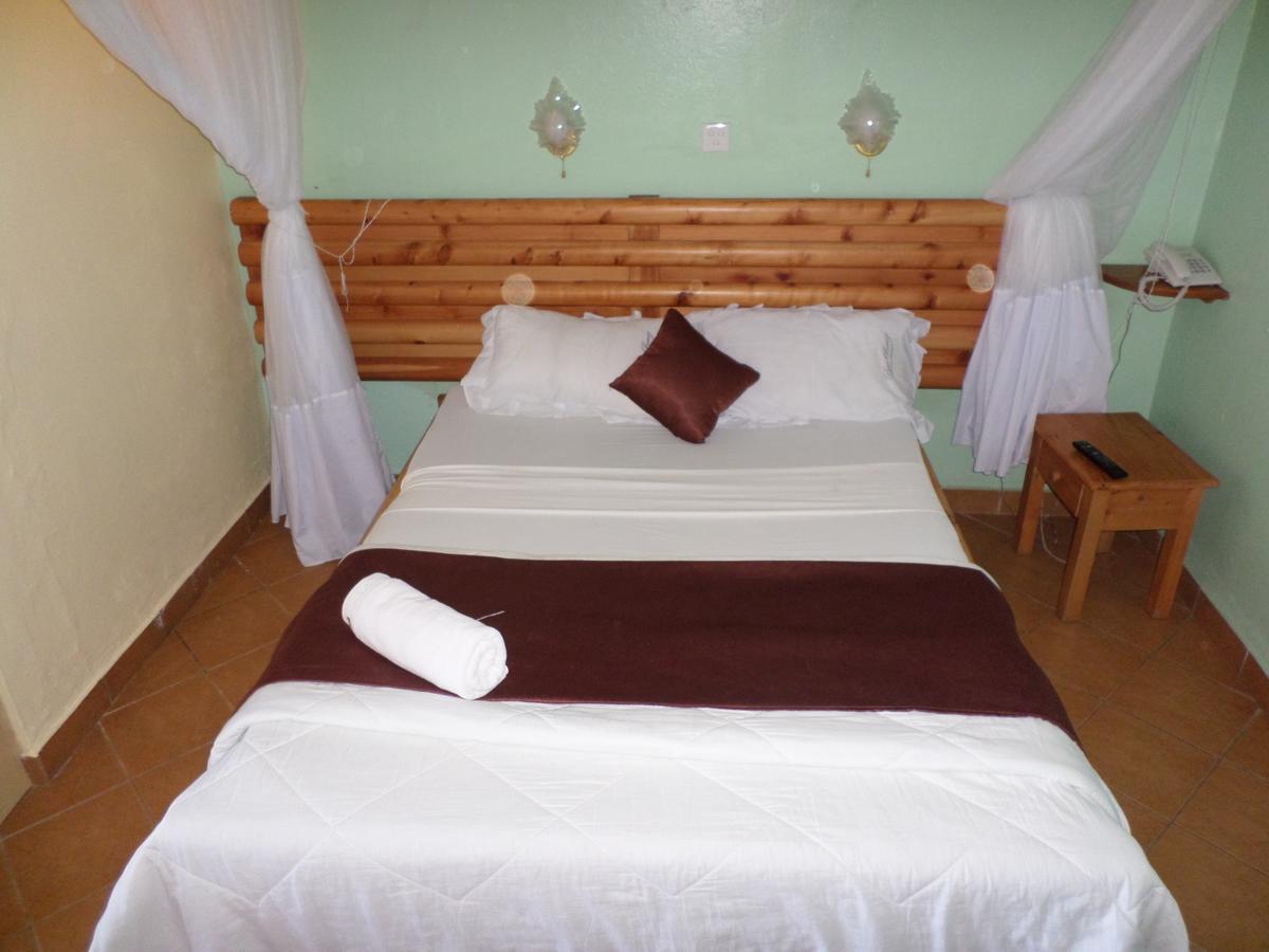 Pinebreeze Holiday Resort Nyali Beach Екстер'єр фото